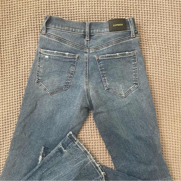 Mid Rise Medium Wash Skyscraper Jeans - Picture 8 of 10
